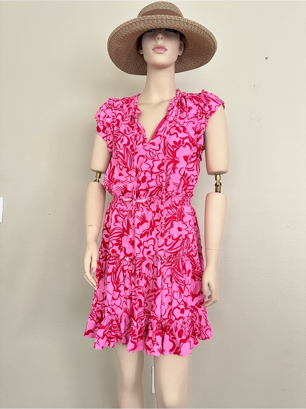 Robertson + Rodeo Pink Floral V-Neck Smocked Mini Dress Size L Boho Cap Sleeve - Picture 2 of 5